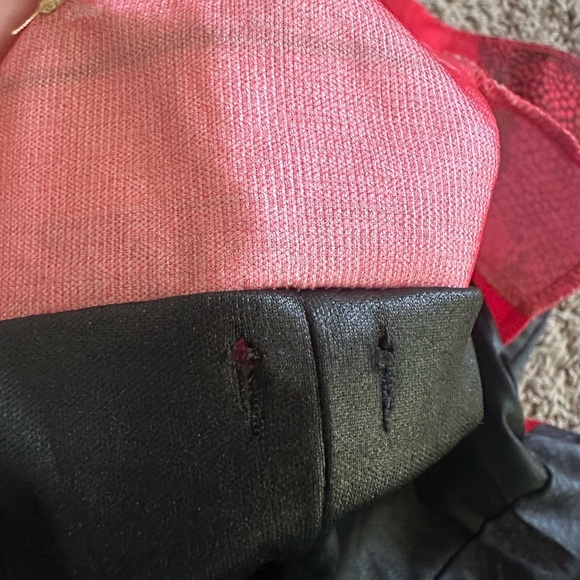 Preloved disguise girls Descendants Red Costume. - Picture 4 of 6